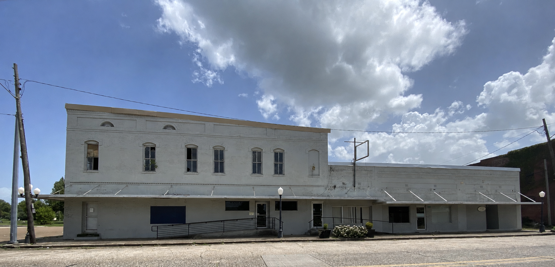 110–112 Louisiana Avenue — 110–112 Louisiana Avenue, Ferriday, LA